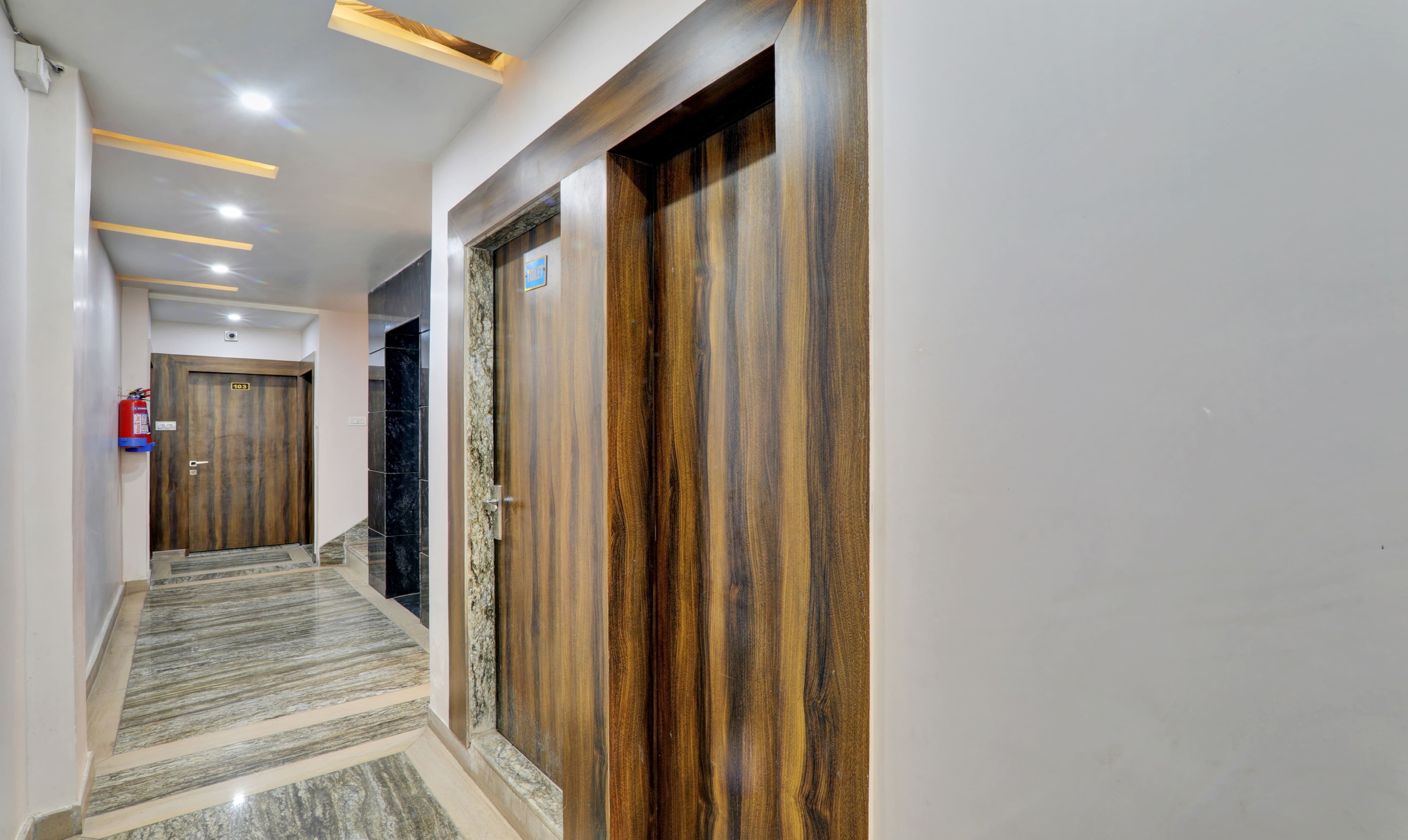 Itsy Hotels Royal Galaxy - 3 Km From Sangam,Prayagraj>>Allahabad,3 star