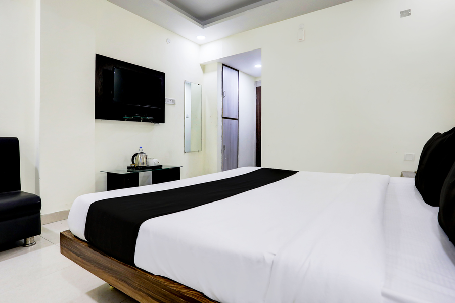 super townhouse hoshangabad road near aashima mall