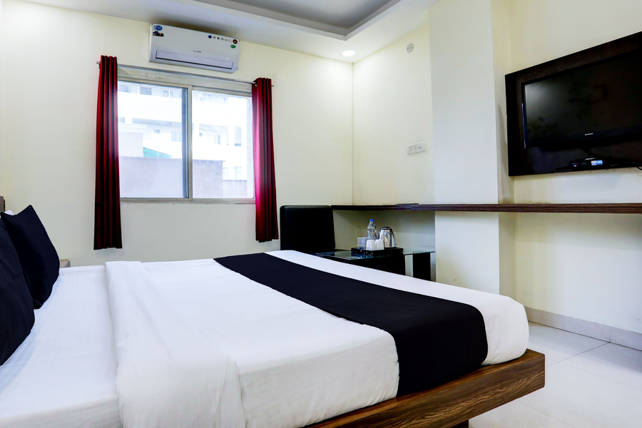 super townhouse hoshangabad road near aashima mall