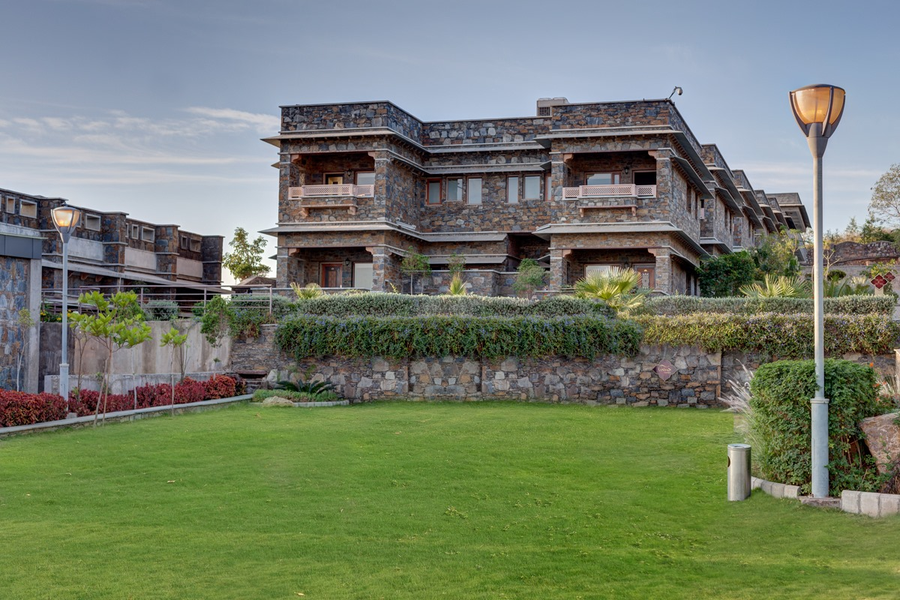 ramada by wyndham udaipur resort and spa