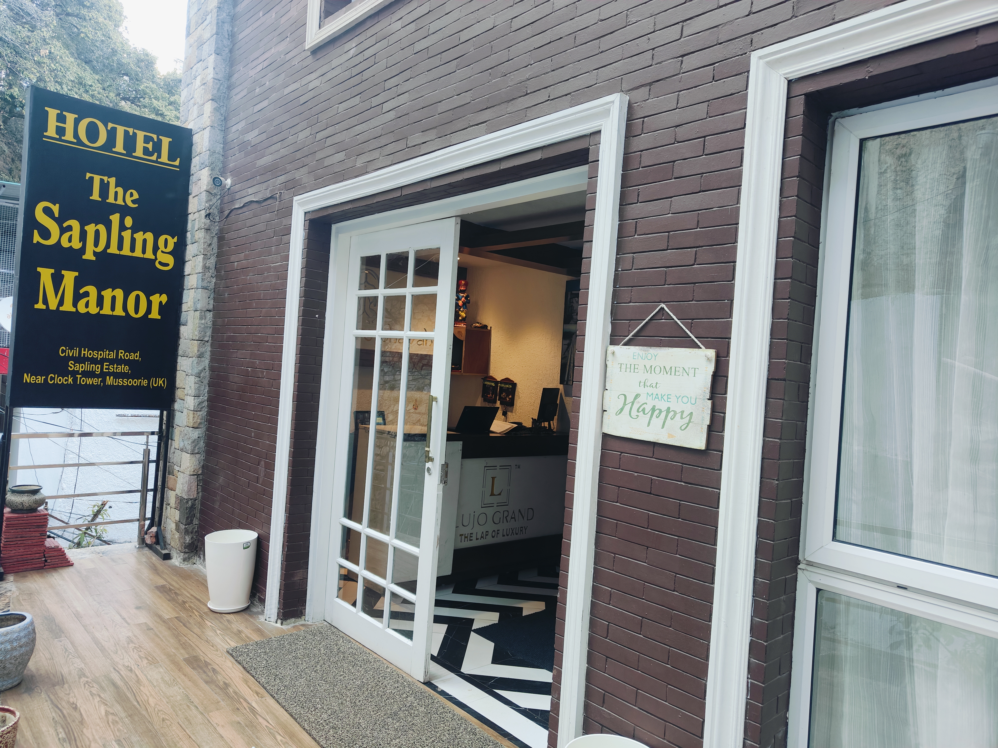 The Sapling Manor,Near Landour Clock Tower,3 star