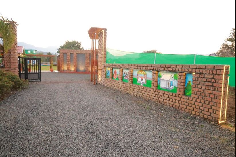 giri sarovar resort