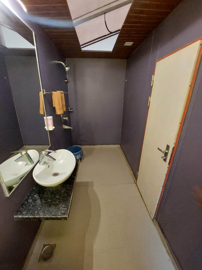 giri sarovar resort