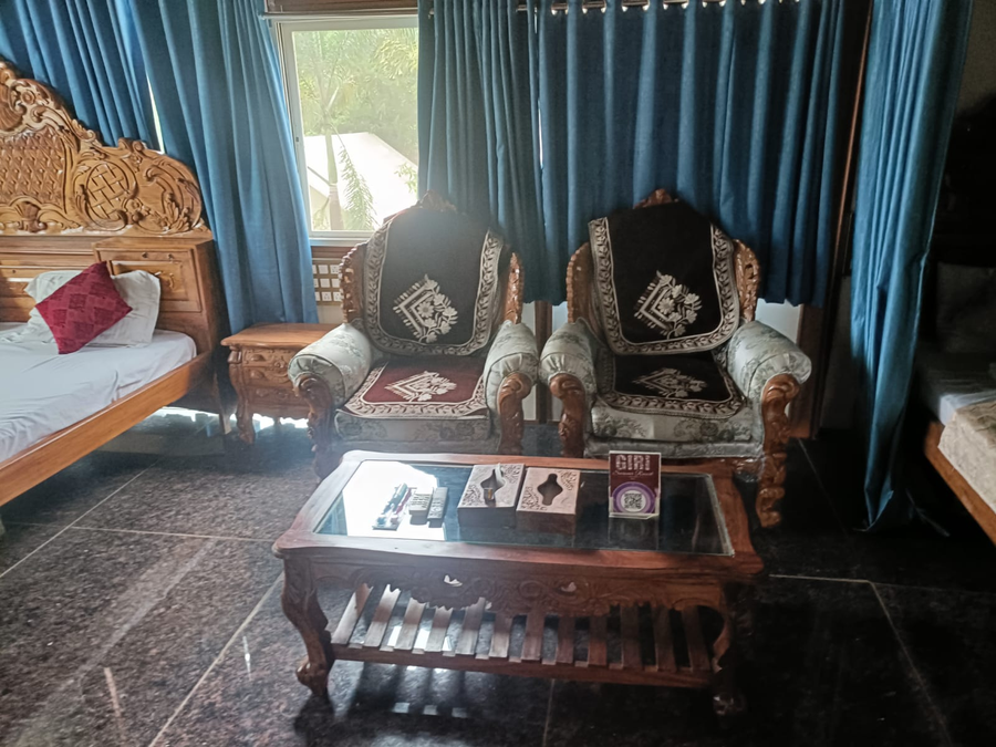 giri sarovar resort
