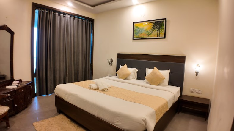 mountain breeze hotel pure veg