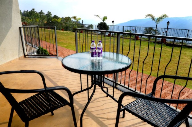 mountain breeze hotel pure veg