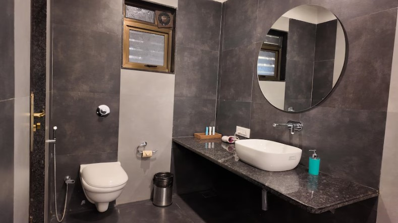 mountain breeze hotel pure veg