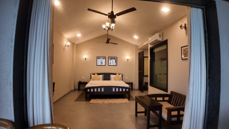 mountain breeze hotel pure veg