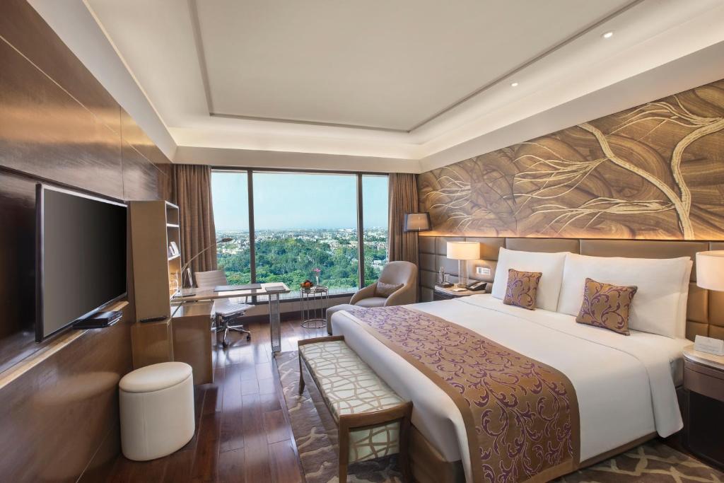 the leela ambience convention hotel delhi