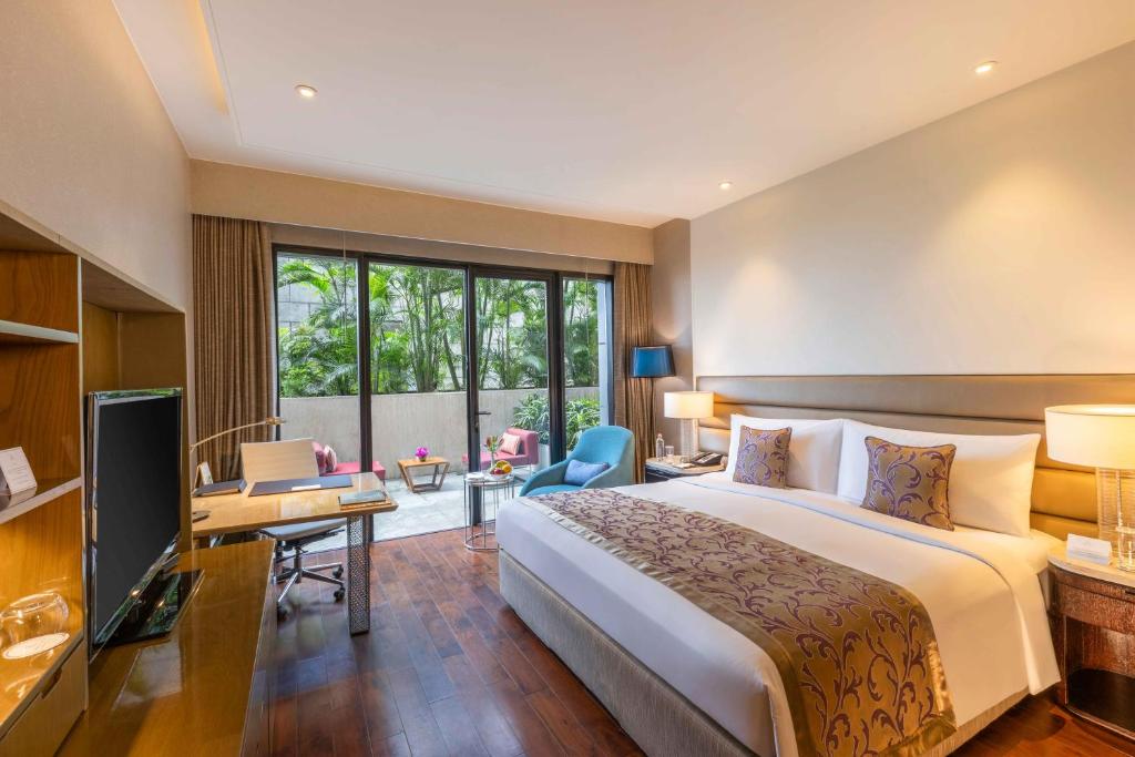 the leela ambience convention hotel delhi
