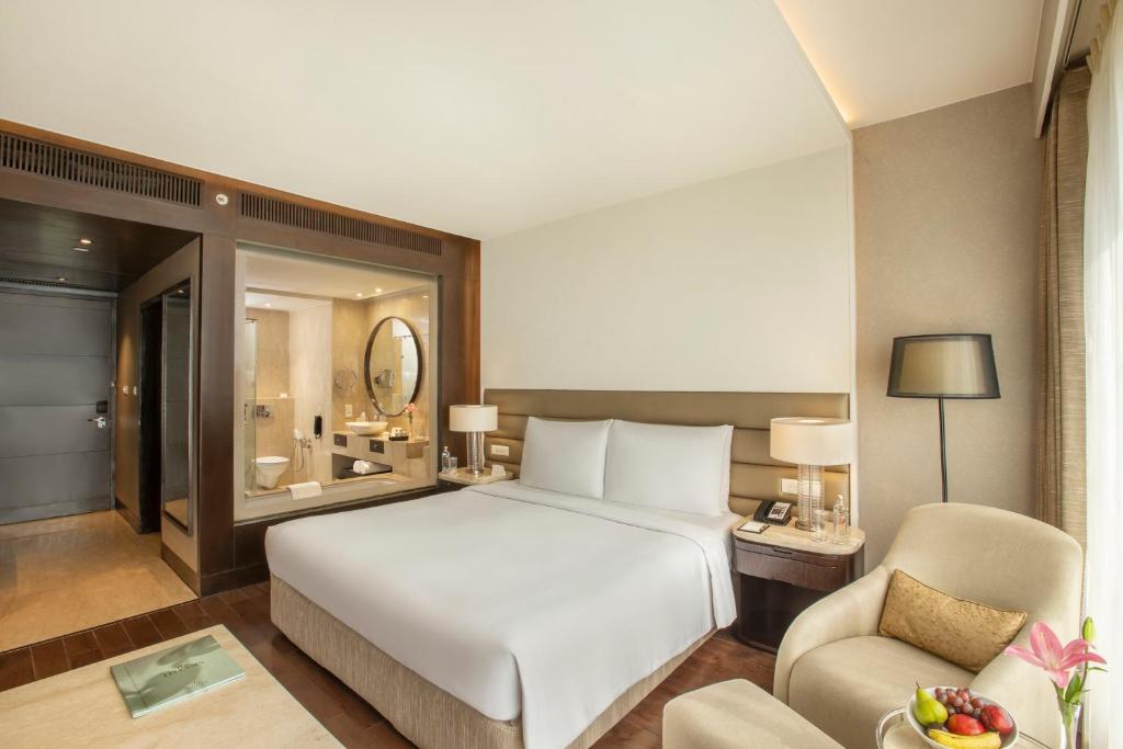the leela ambience convention hotel delhi