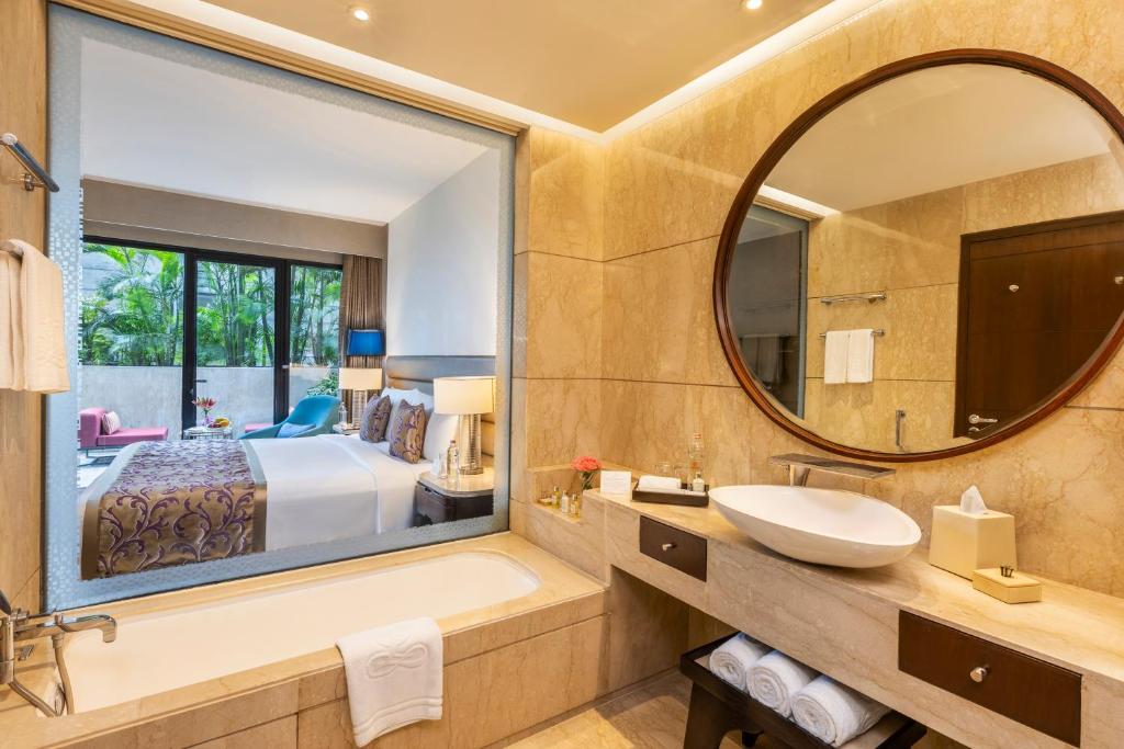 the leela ambience convention hotel delhi
