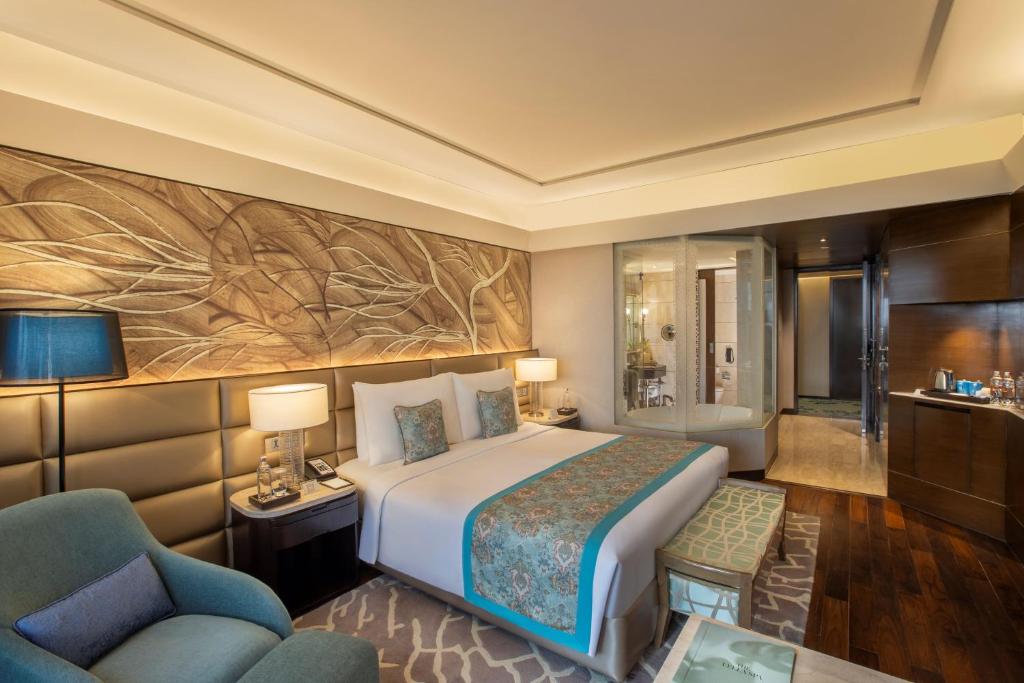 the leela ambience convention hotel delhi