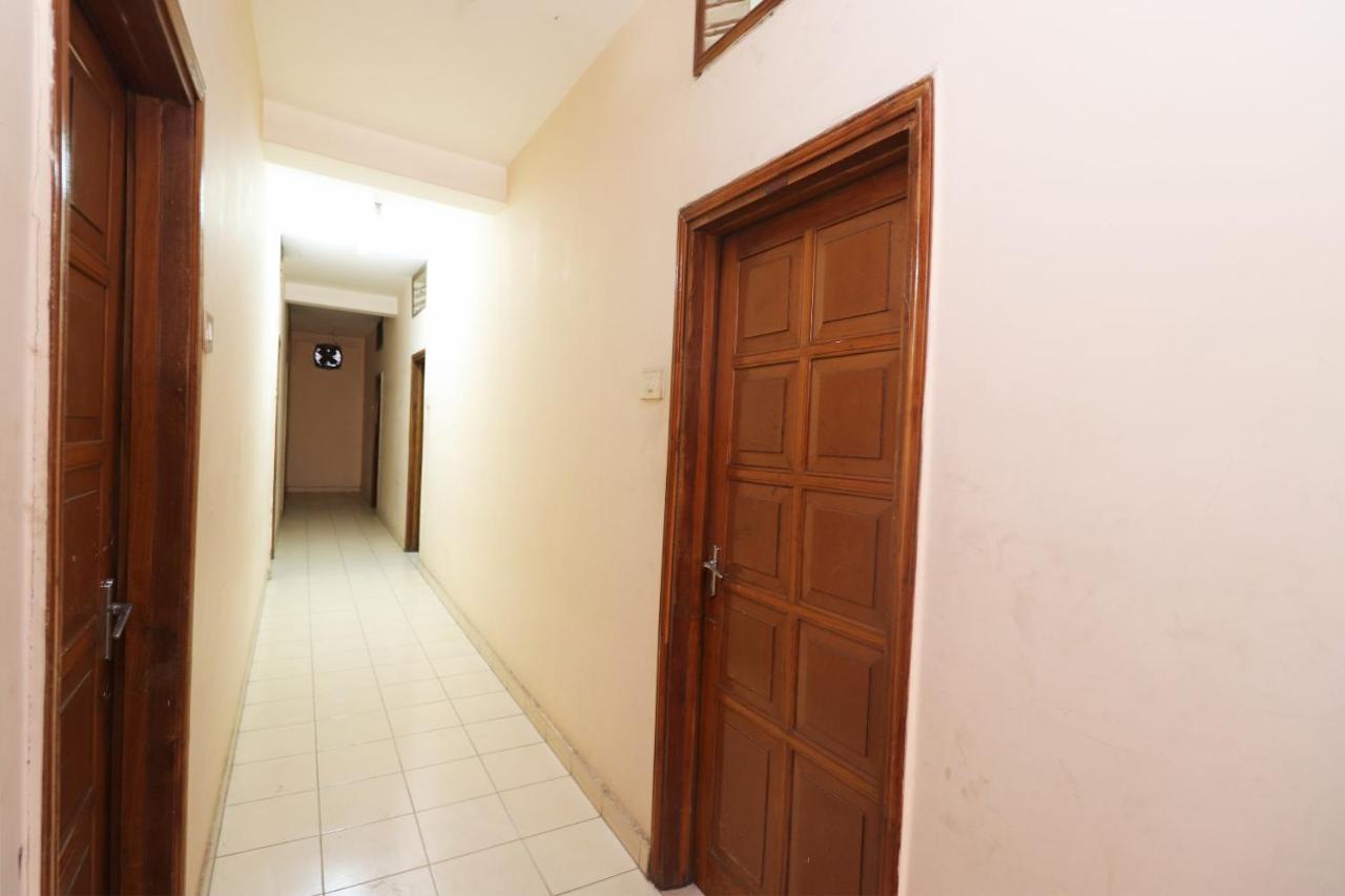 Hotel Saiom Palace,Jivan Vihar,2 star