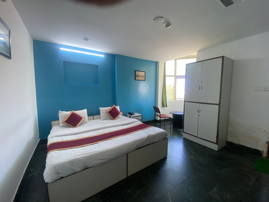 Hotel Townhall,Mg Road,2 star
