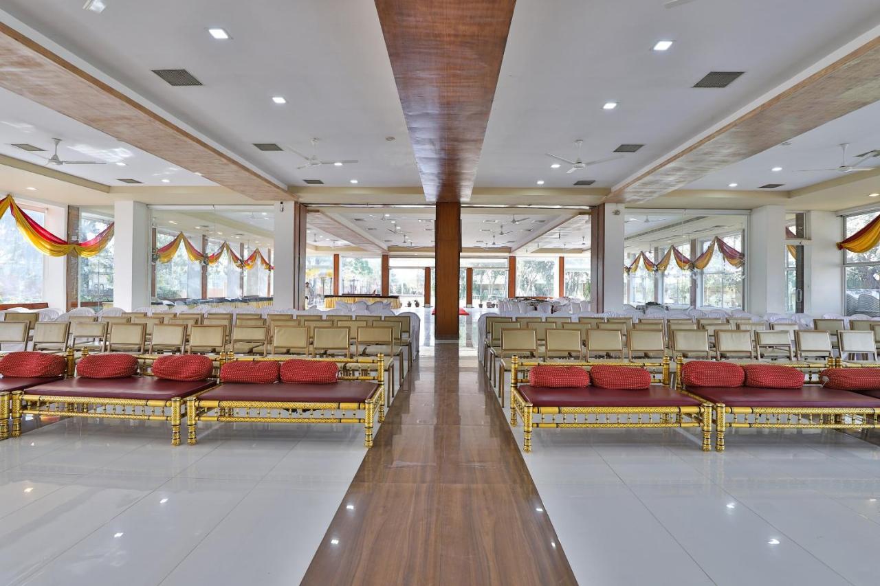 collection o vadodara airport formerly milan party hall