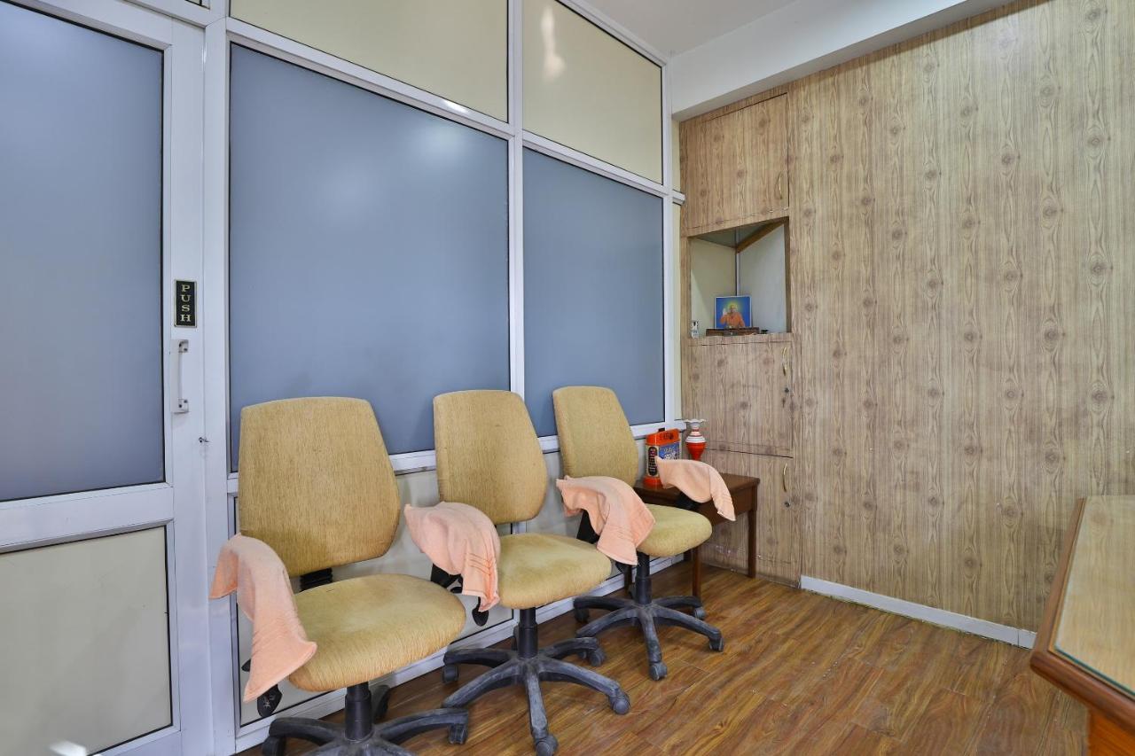 collection o vadodara airport formerly milan party hall