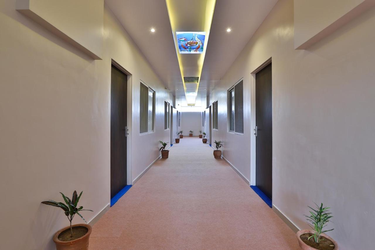 collection o vadodara airport formerly milan party hall