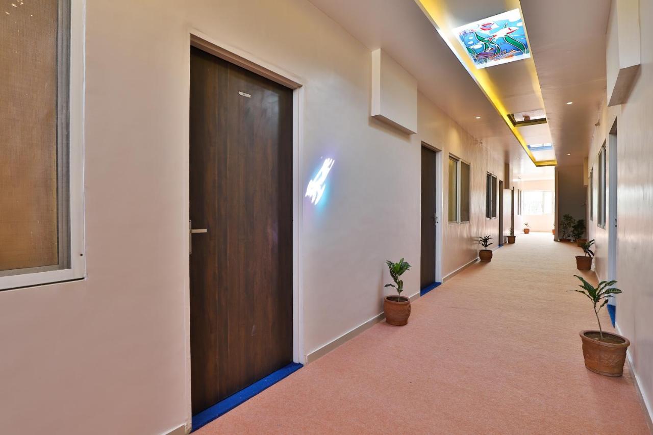 collection o vadodara airport formerly milan party hall