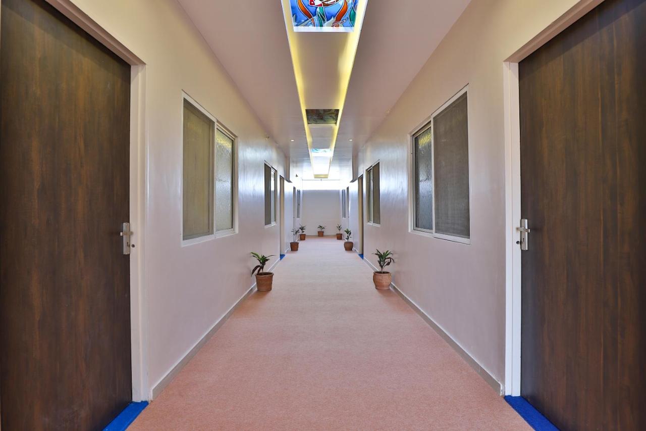 collection o vadodara airport formerly milan party hall