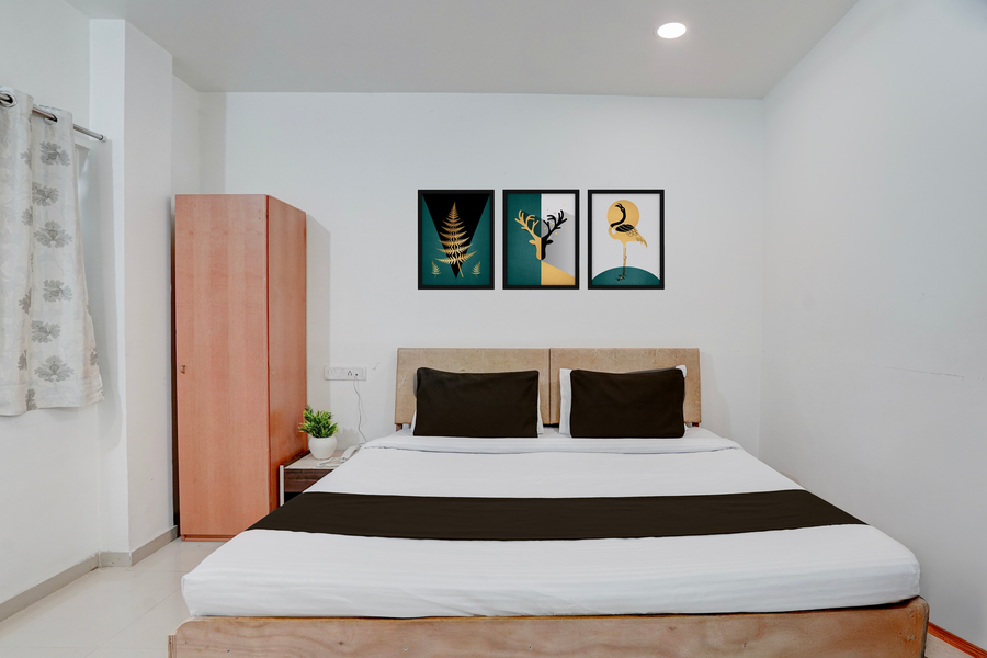 collection o vadodara airport formerly milan party hall