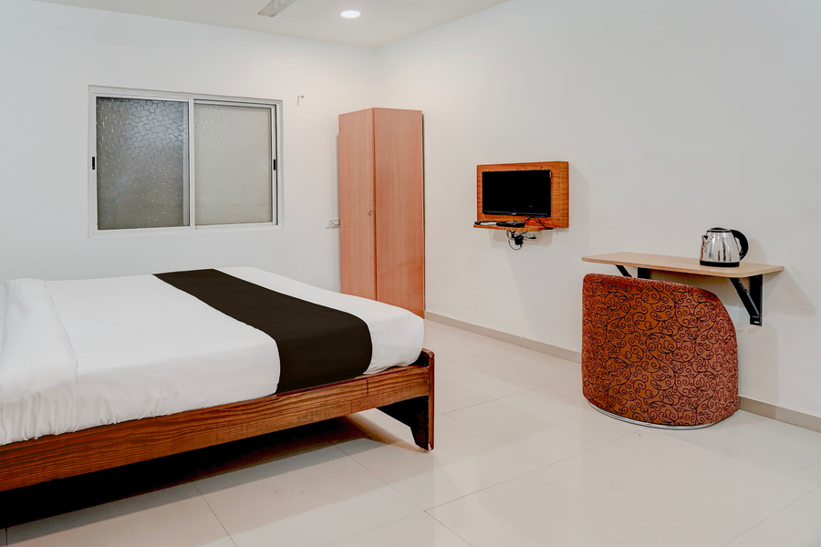 collection o vadodara airport formerly milan party hall