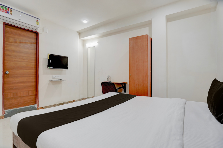 collection o vadodara airport formerly milan party hall