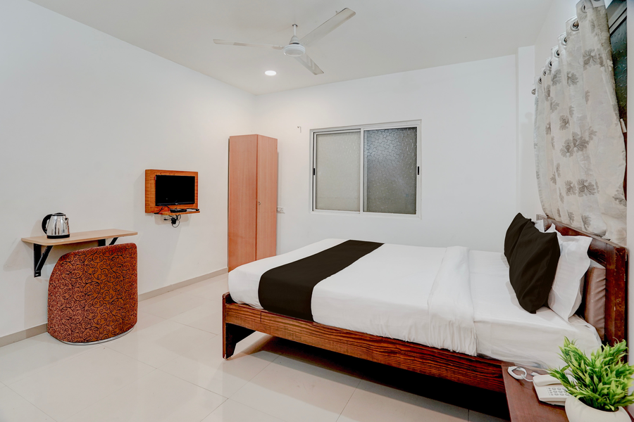 collection o vadodara airport formerly milan party hall