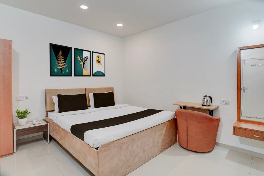 collection o vadodara airport formerly milan party hall