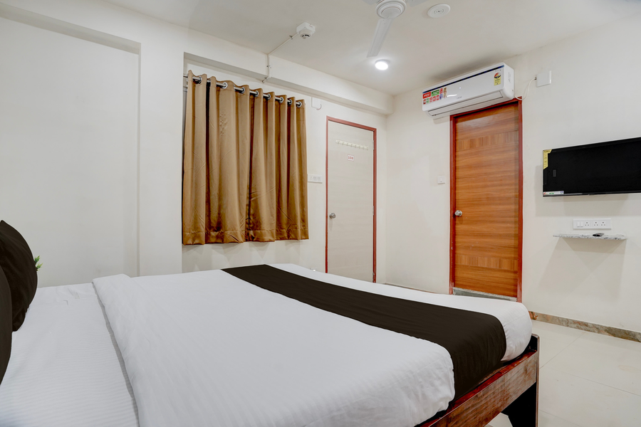 collection o vadodara airport formerly milan party hall