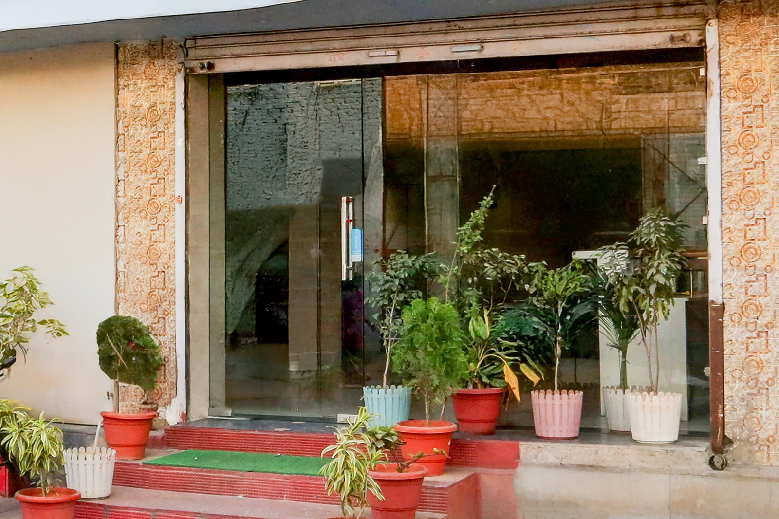 Super Townhouse Fateh Sagar Formerly Vatika Inn,Shashtri Circle,3 star