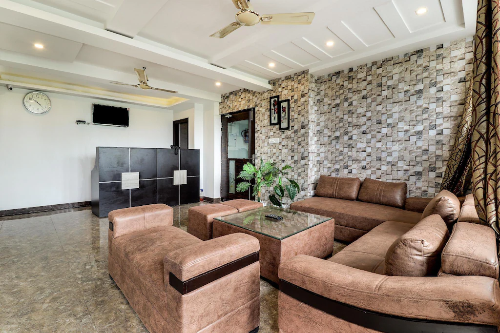 Hotel The Villa By Mng Rooms,120, 190, Laxmi Ratan Colony, Lajpat Nagar, Shastri Nagar, Kanpur, Uttar Pradesh 208005,2 star