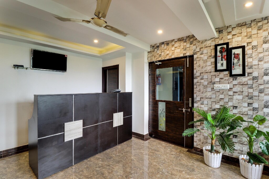 Hotel The Villa By Mng Rooms,120, 190, Laxmi Ratan Colony, Lajpat Nagar, Shastri Nagar, Kanpur, Uttar Pradesh 208005,2 star