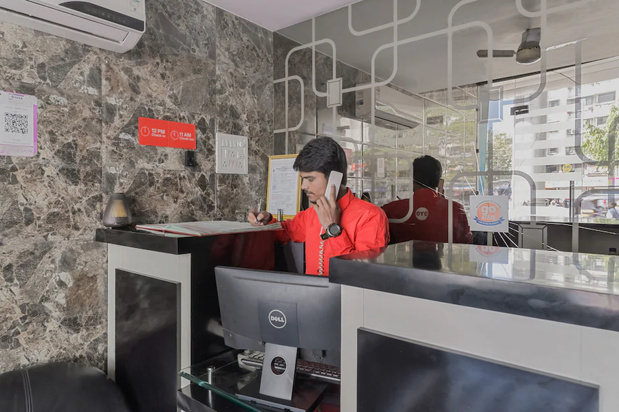 Oyo 5661 Hotel Ak Palace,93, Andheri - Ghatkopar Link Rd, Swatantrya Veer Savarkar, Pereira Wadi, Asalpha, Mumbai, Maharashtra 400072,2 star