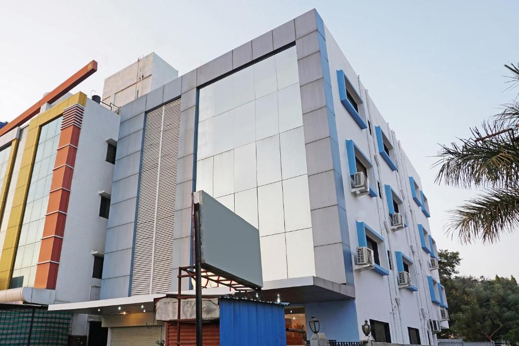 oyo 24551 hotel shirdi sai inn