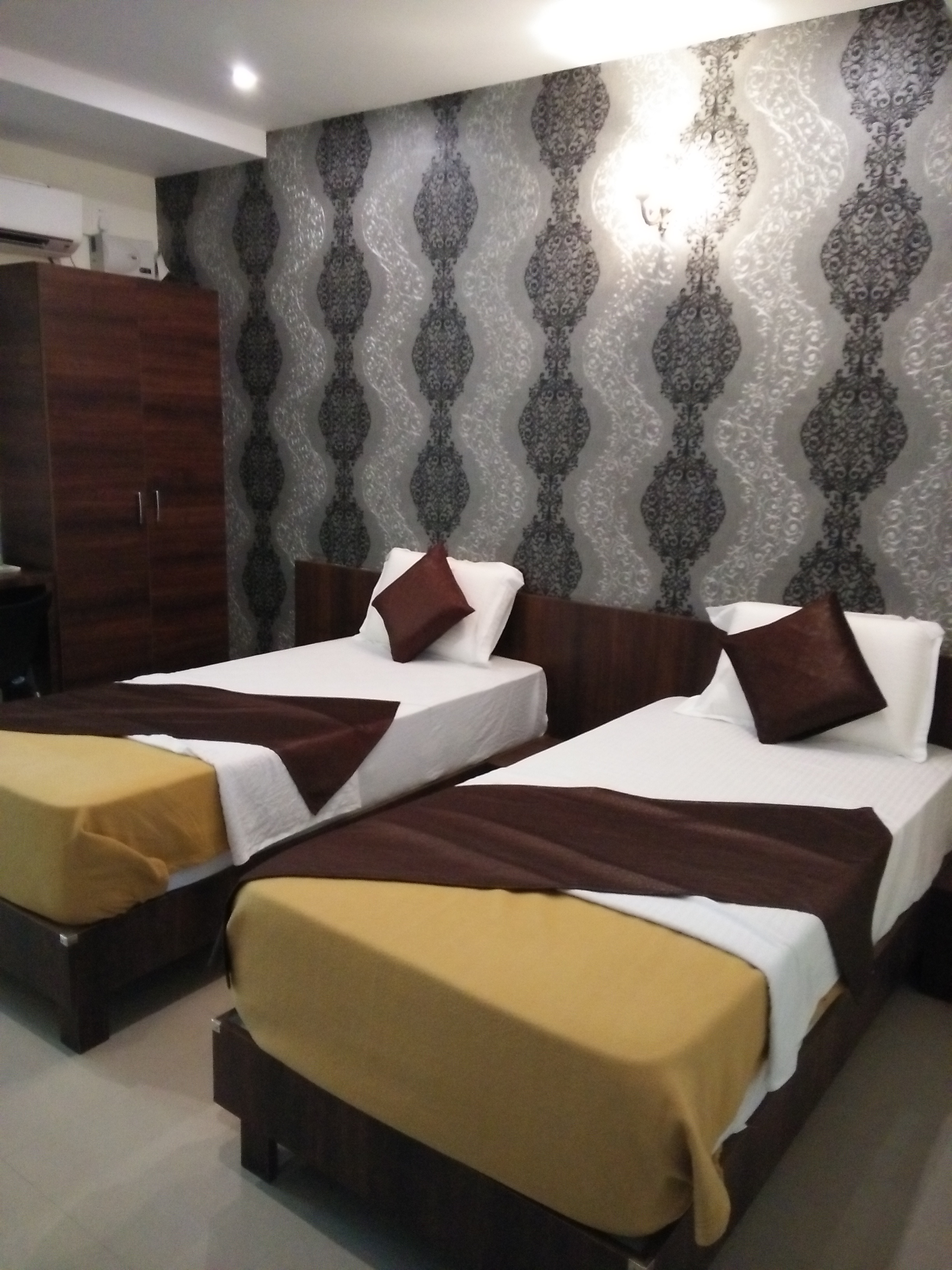 hotel samanvi international