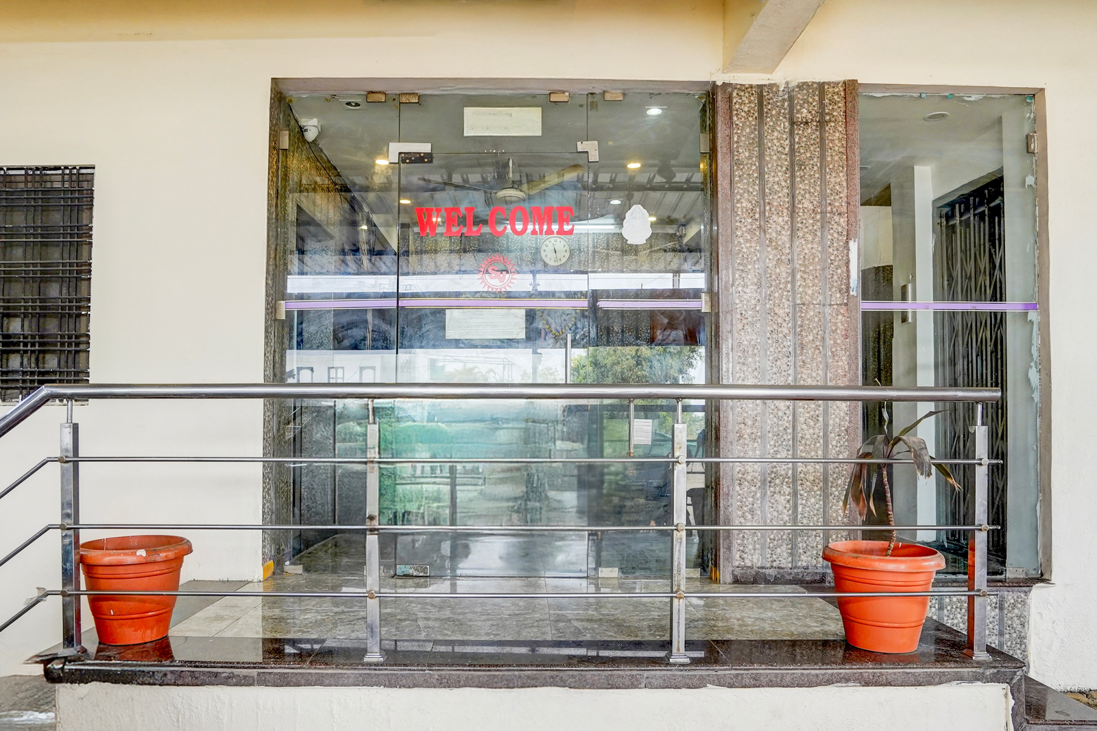 Super Hotel O Shirdi Sai Baba Temple Formerly Sai Viranjan,Shirdi>>Ahmednagar,3 star