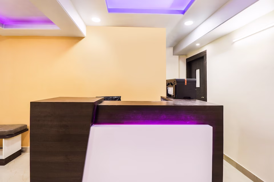Oyo 46115 Kuber Residency,H-2A, Tagore Park, Main, Road, Naskarhat, Kasbanear Tagore Park, Kasba, Kolkata,3 star