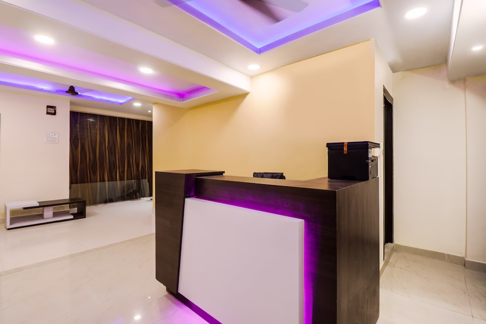 Oyo 46115 Kuber Residency,H-2A, Tagore Park, Main, Road, Naskarhat, Kasbanear Tagore Park, Kasba, Kolkata,3 star
