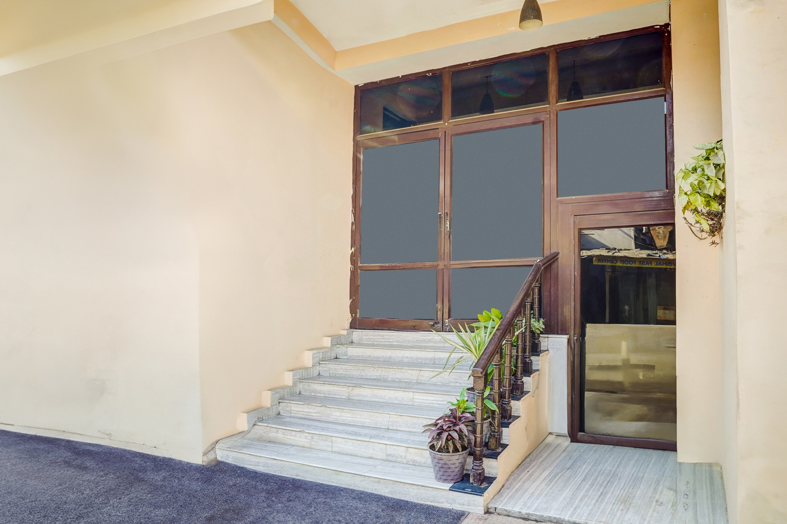 Super Hotel O Tyagi Road Near Prince Chowk,Dehradun, Dehradun,2 star