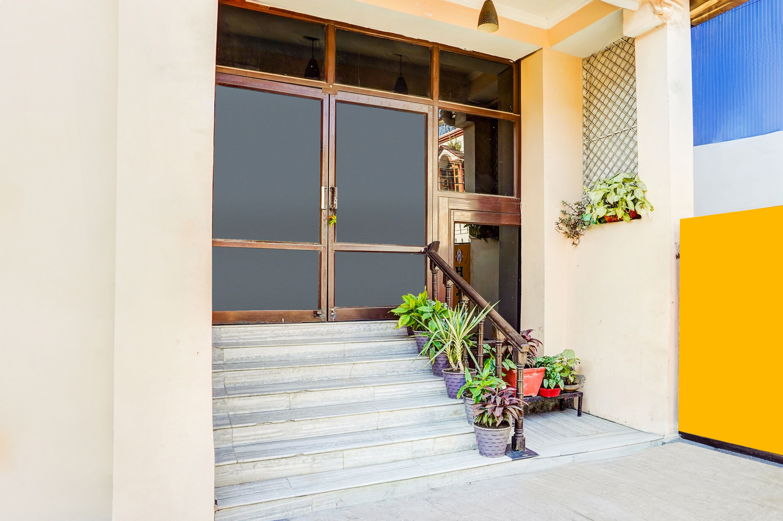 Super Hotel O Tyagi Road Near Prince Chowk,Dehradun, Dehradun,2 star