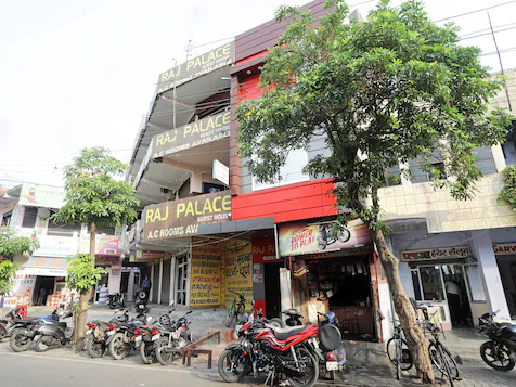 Super Hotel O Raj Palace,225, Suraj Kund Rd, Near Sai Mandir, Gandhi Nagar, Meerut, Uttar Pradesh 250002,3 star