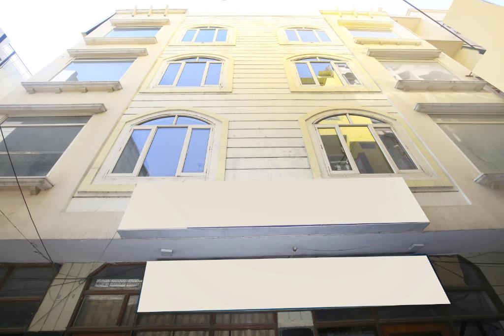 Hotel Queensland,Queen's Road,3 star