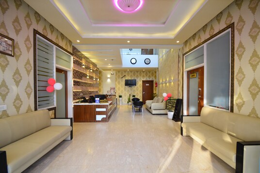 Hotel Sapphire World,Mansarovar,3 star