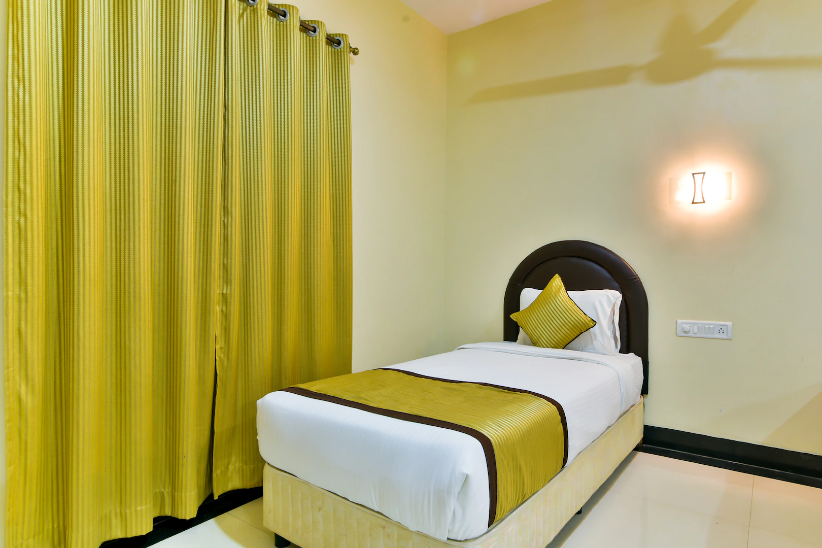 baga fantacia beach inn