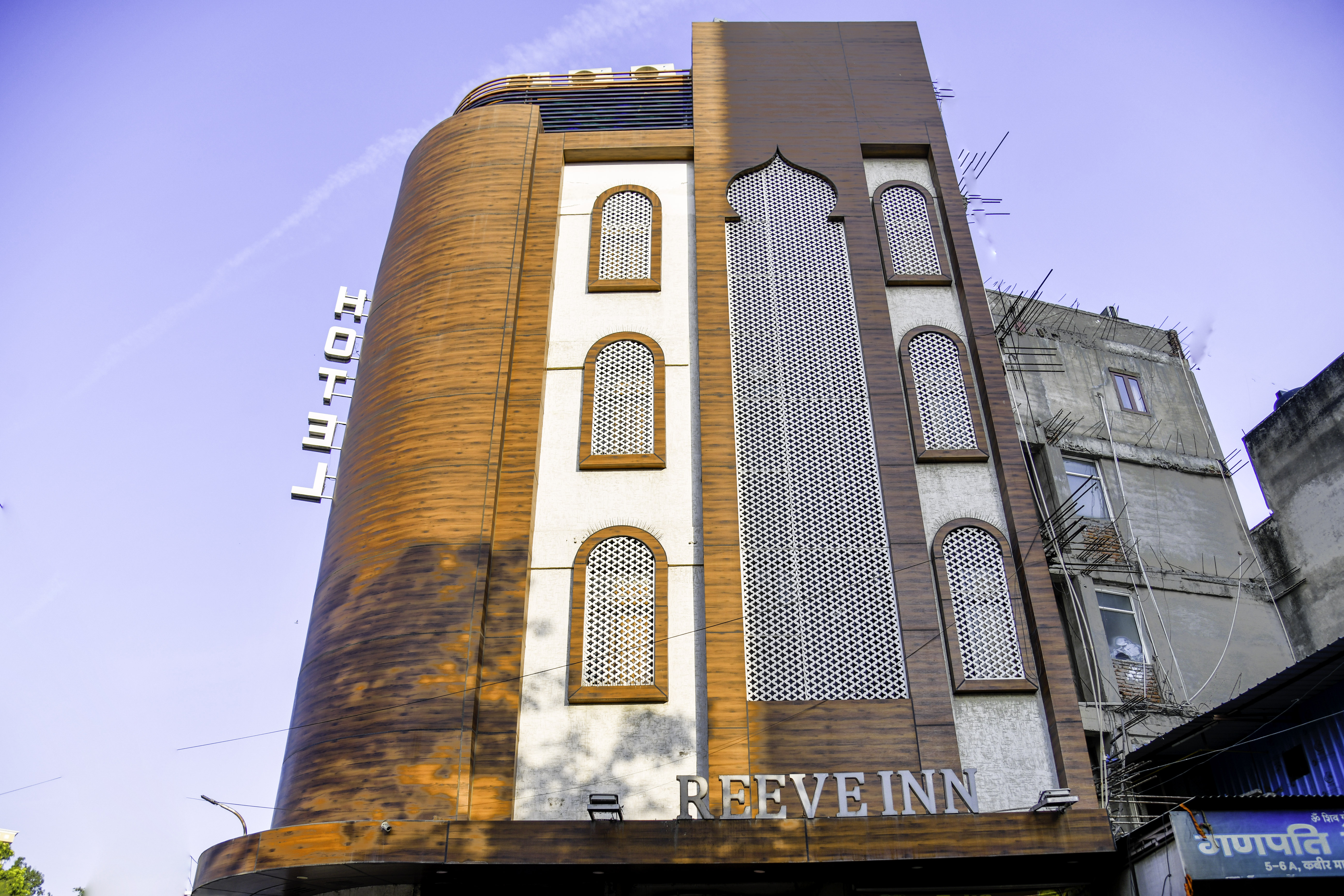 Hotel Reeve Inn
