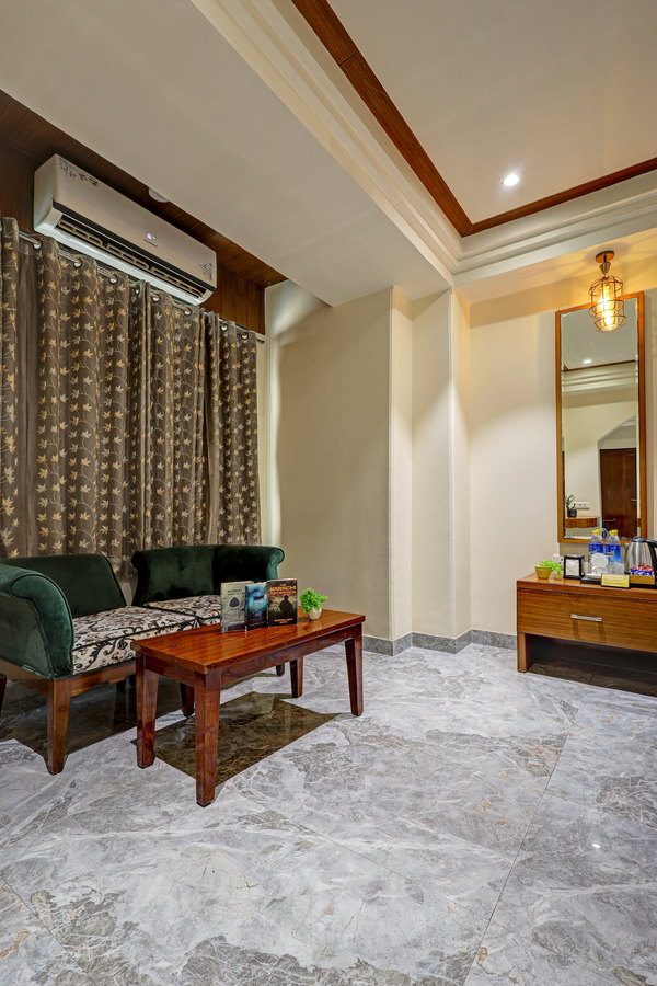 lavanya hotel near alipur delhi