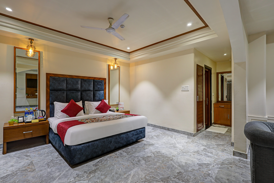 lavanya hotel near alipur delhi