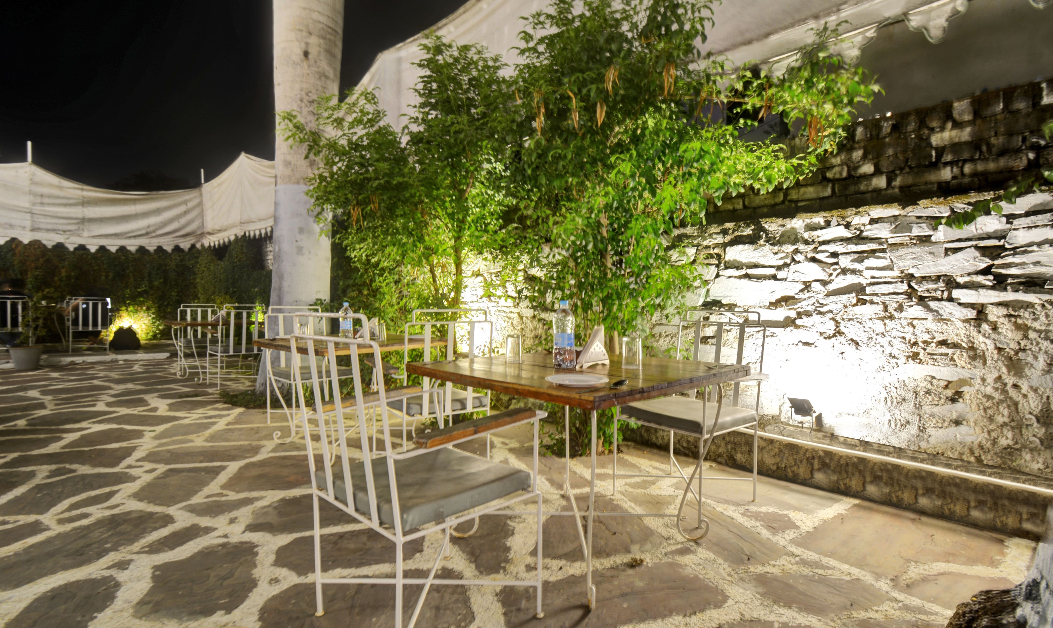 Treebo The Regal House, Near Fateh Sagar Lake,Rajasthan>>Udaipur,3 star