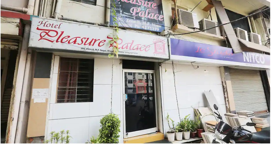 Hotel Pleasure Palace,Zone-2,3 star